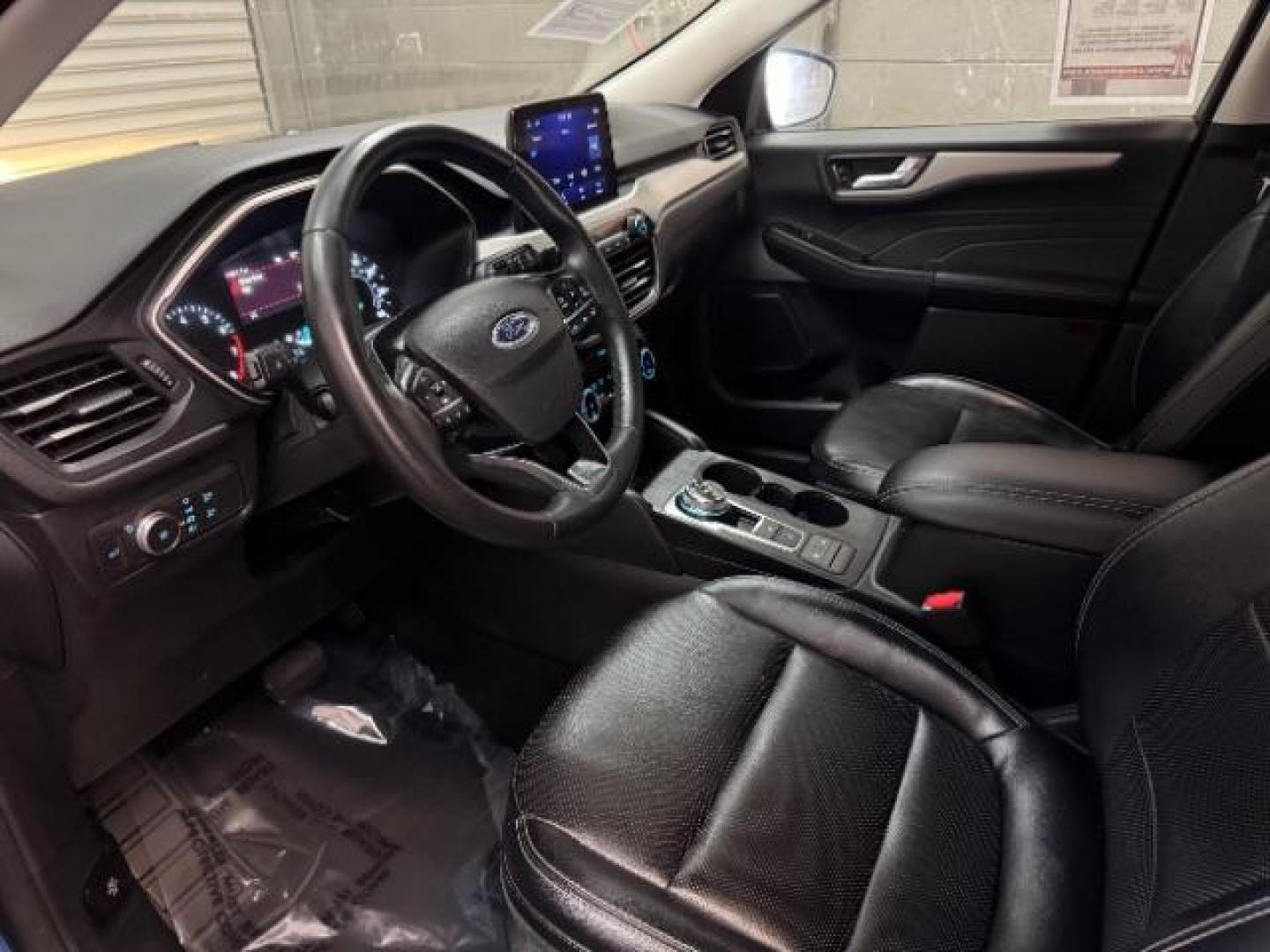 2022 BLUE Ford Escape (1FMCU9H60NU) , Automatic 8-Spd transmission, located at 412 Auto Vista Drive, Palmdale, 93551, (661) 945-0620, 34.592636, -118.136681 - Photo#17