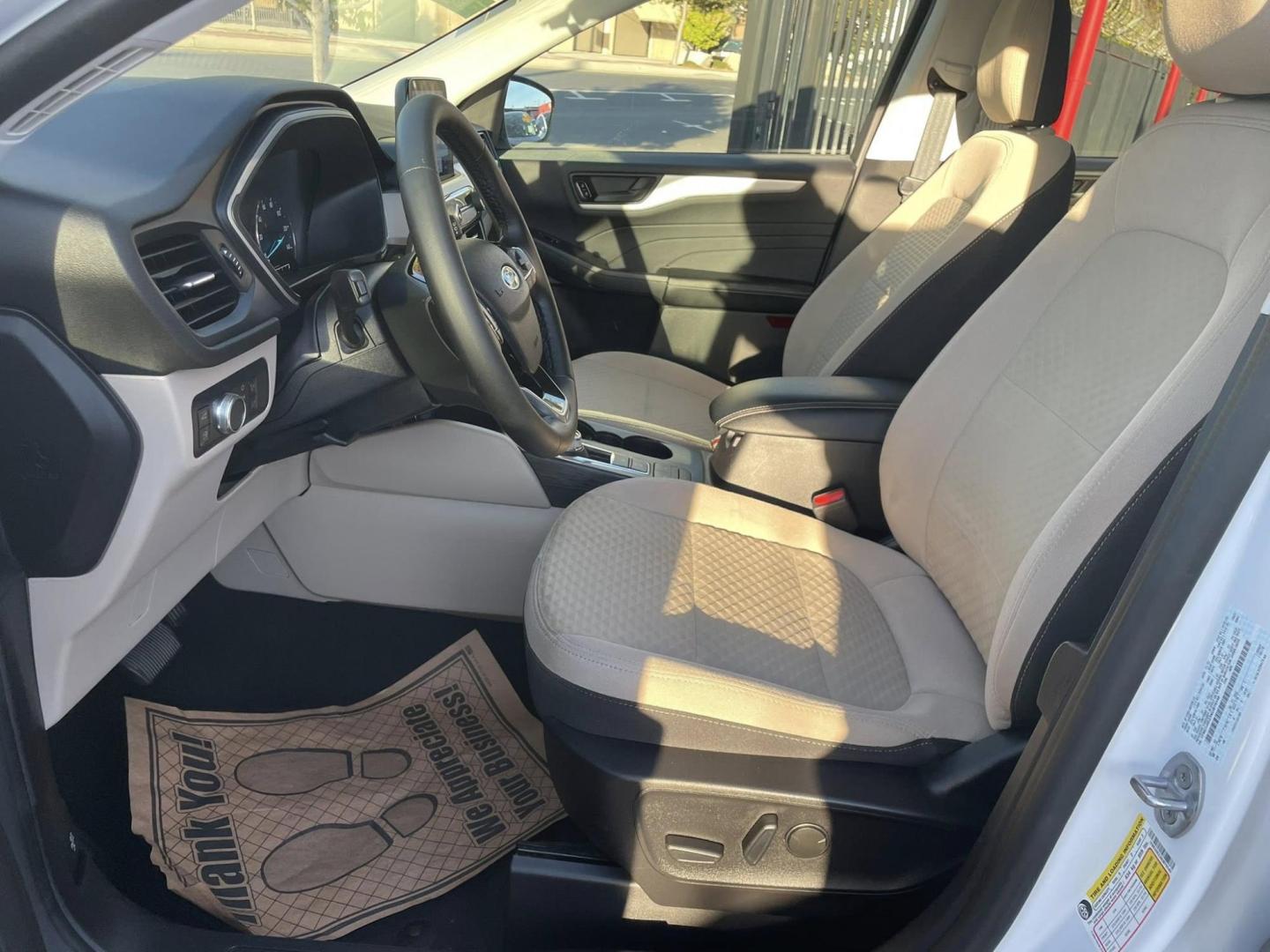2022 Ford Escape Plug-in Hybrid SE (1FMCU0EZ3NU) with an 2.5L L4 DOHC 16V HYBRID engine, 6A transmission, located at 744 E Miner Ave, Stockton, CA, 95202, (209) 944-5770, 37.956863, -121.282082 - PLUS TAXES AND FEES - Photo#5