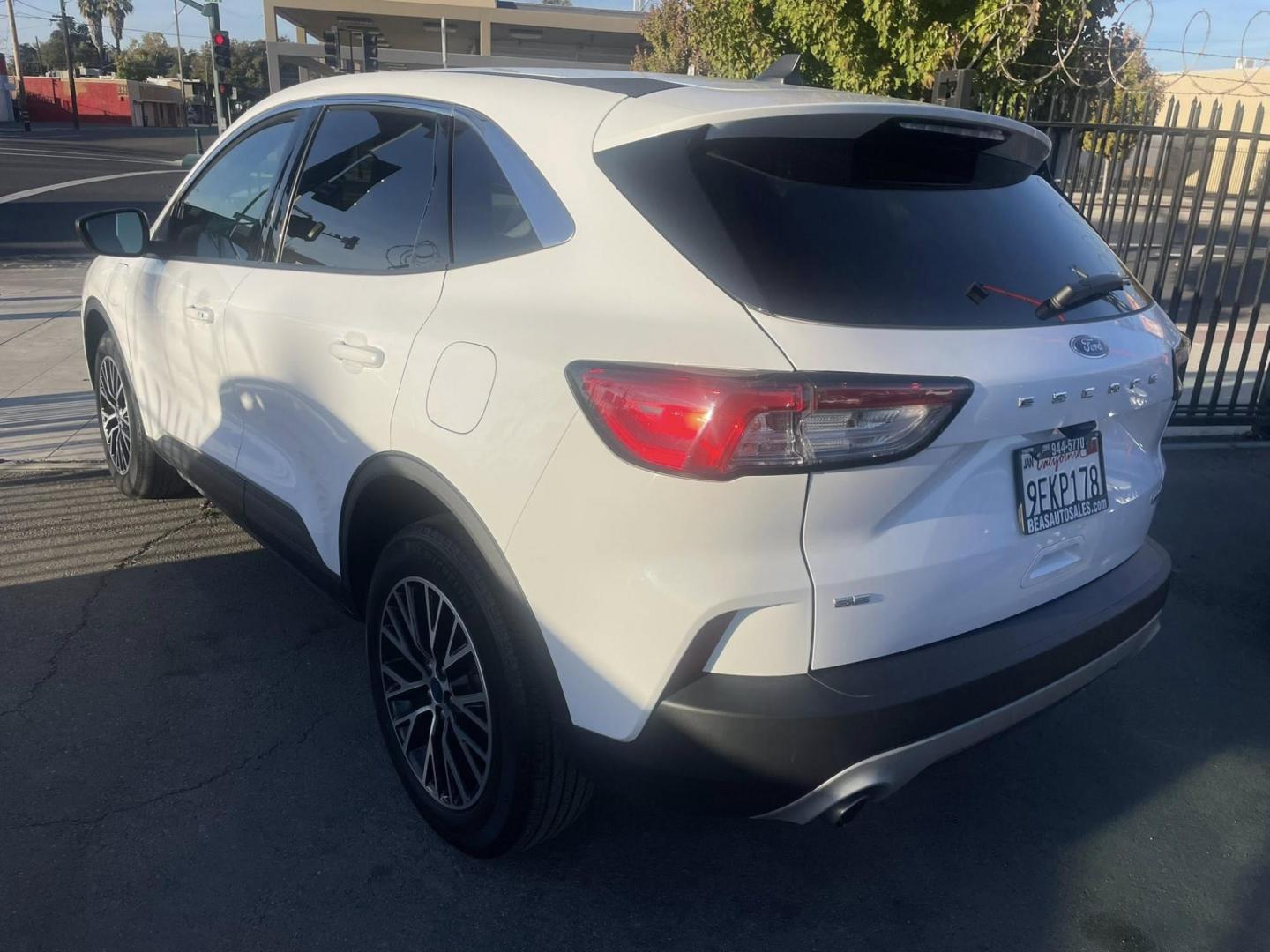 2022 Ford Escape Plug-in Hybrid SE (1FMCU0EZ3NU) with an 2.5L L4 DOHC 16V HYBRID engine, 6A transmission, located at 744 E Miner Ave, Stockton, CA, 95202, (209) 944-5770, 37.956863, -121.282082 - PLUS TAXES AND FEES - Photo#11