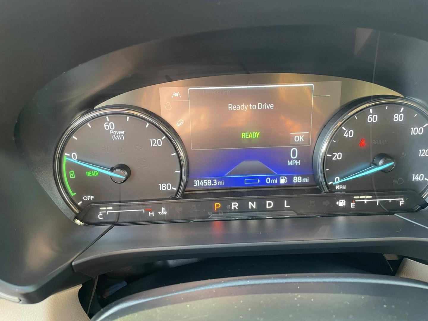 2022 Ford Escape Plug-in Hybrid SE (1FMCU0EZ3NU) with an 2.5L L4 DOHC 16V HYBRID engine, 6A transmission, located at 744 E Miner Ave, Stockton, CA, 95202, (209) 944-5770, 37.956863, -121.282082 - PLUS TAXES AND FEES - Photo#10