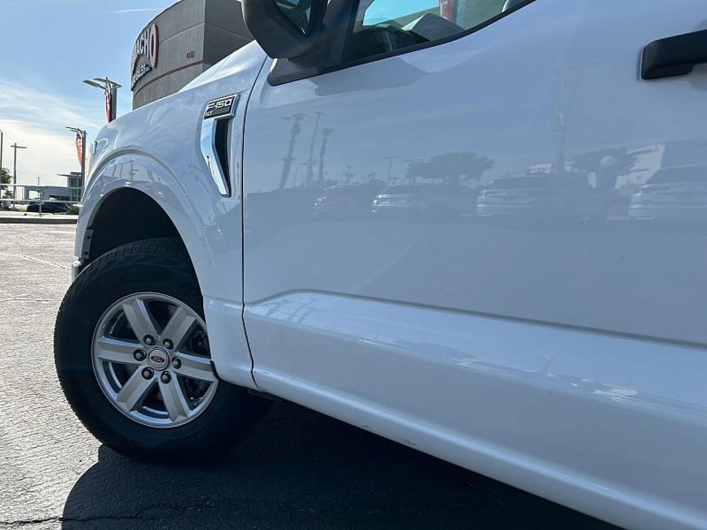 2022 WHITE Ford F-150 4WD (1FTFW1E56NK) , Automatic 10-Spd transmission, located at 412 Auto Vista Drive, Palmdale, 93551, (661) 945-0620, 34.592636, -118.136681 - Photo#11