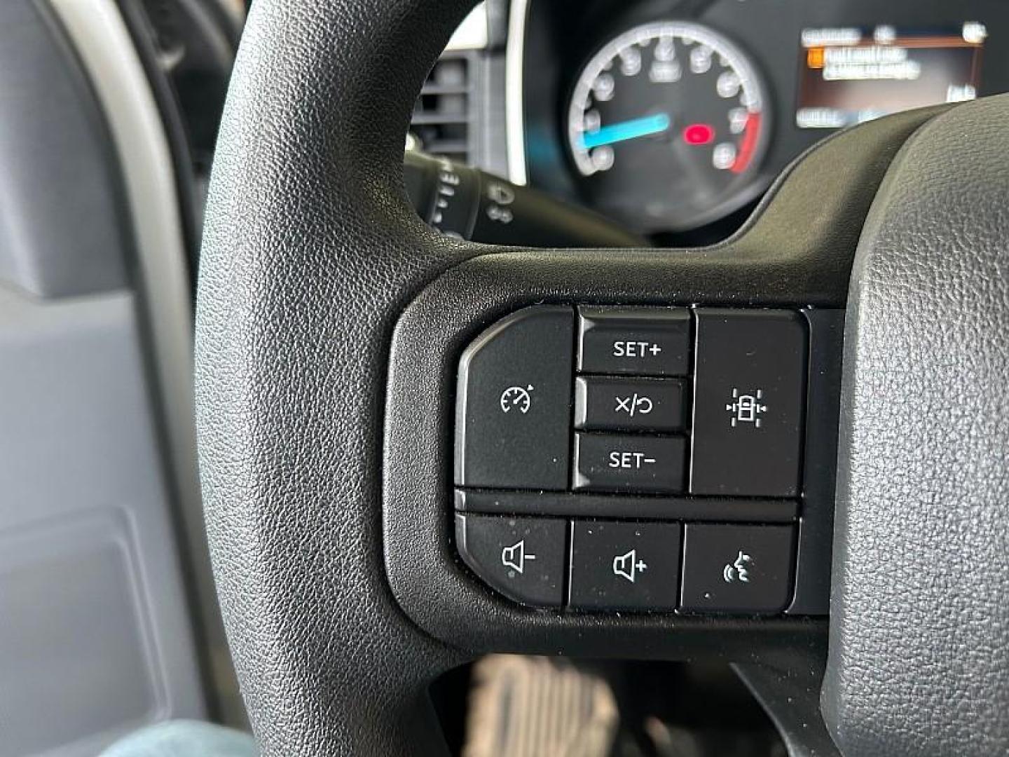 2022 WHITE Ford F-150 4WD (1FTFW1E56NK) , Automatic 10-Spd transmission, located at 412 Auto Vista Drive, Palmdale, 93551, (661) 945-0620, 34.592636, -118.136681 - Photo#25