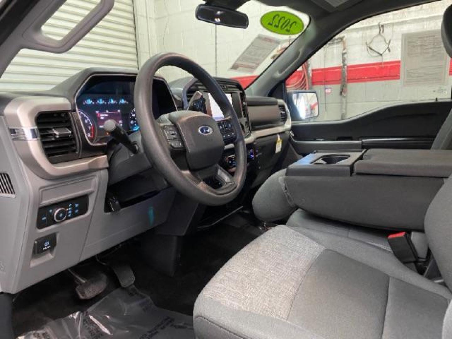 2022 WHITE Ford F-150 4WD (1FTFW1E56NK) , Automatic 10-Spd transmission, located at 412 Auto Vista Drive, Palmdale, 93551, (661) 945-0620, 34.592636, -118.136681 - Photo#5