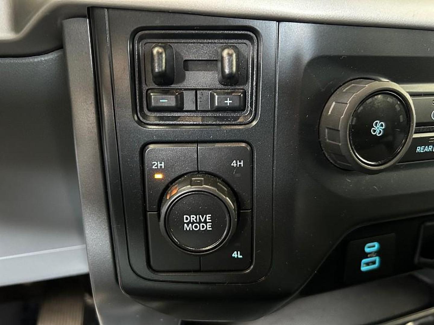 2022 WHITE Ford F-150 4WD (1FTFW1E56NK) , Automatic 10-Spd transmission, located at 412 Auto Vista Drive, Palmdale, CA, 93551, (661) 945-0620, 34.592636, -118.136681 - For 44 years, our family-owned and operated business has proudly served the community, becoming one of the largest independent used car and new car dealers in Southern California, thanks to the trust and support of our customers. Recognized as AV and rsquo;s Best Used Car Dealer for 25 years (1998-2 - Photo#23