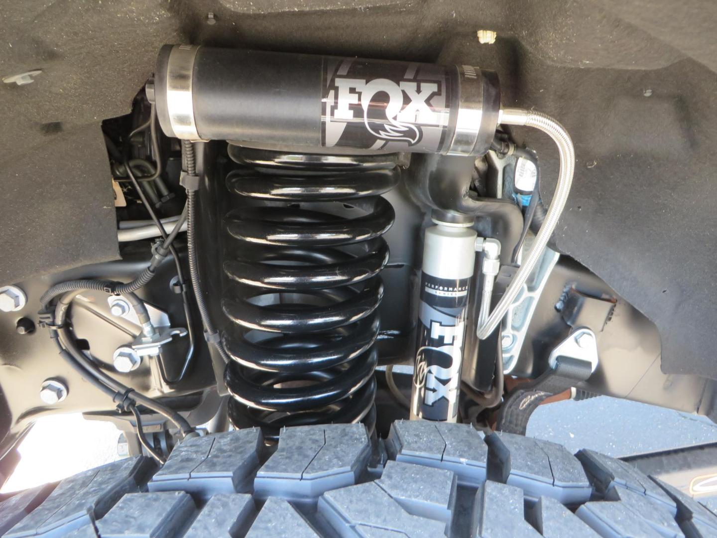 2022 SILVER /BLACK Ford F-250 SD Lariat Crew Cab 4WD (1FT8W2BT6NE) with an 6.7L V8 OHV 16V DIESEL engine, 6A transmission, located at 2630 Grass Valley Highway, Auburn, CA, 95603, (530) 508-5100, 38.937893, -121.095482 - Dont miss this F-250 sitting on a Carli Back Country suspension system, Fox remote reservoir shocks, Radius arms, Deaver rear springs, Torsion sway bar, upper and lower stabilizers, 37" Toyo RT Trail tires, 17" Innov8 G500 wheels, Baja Designs Fog light kit, Diamondback bedcover, Bed Molle panels, - Photo#9