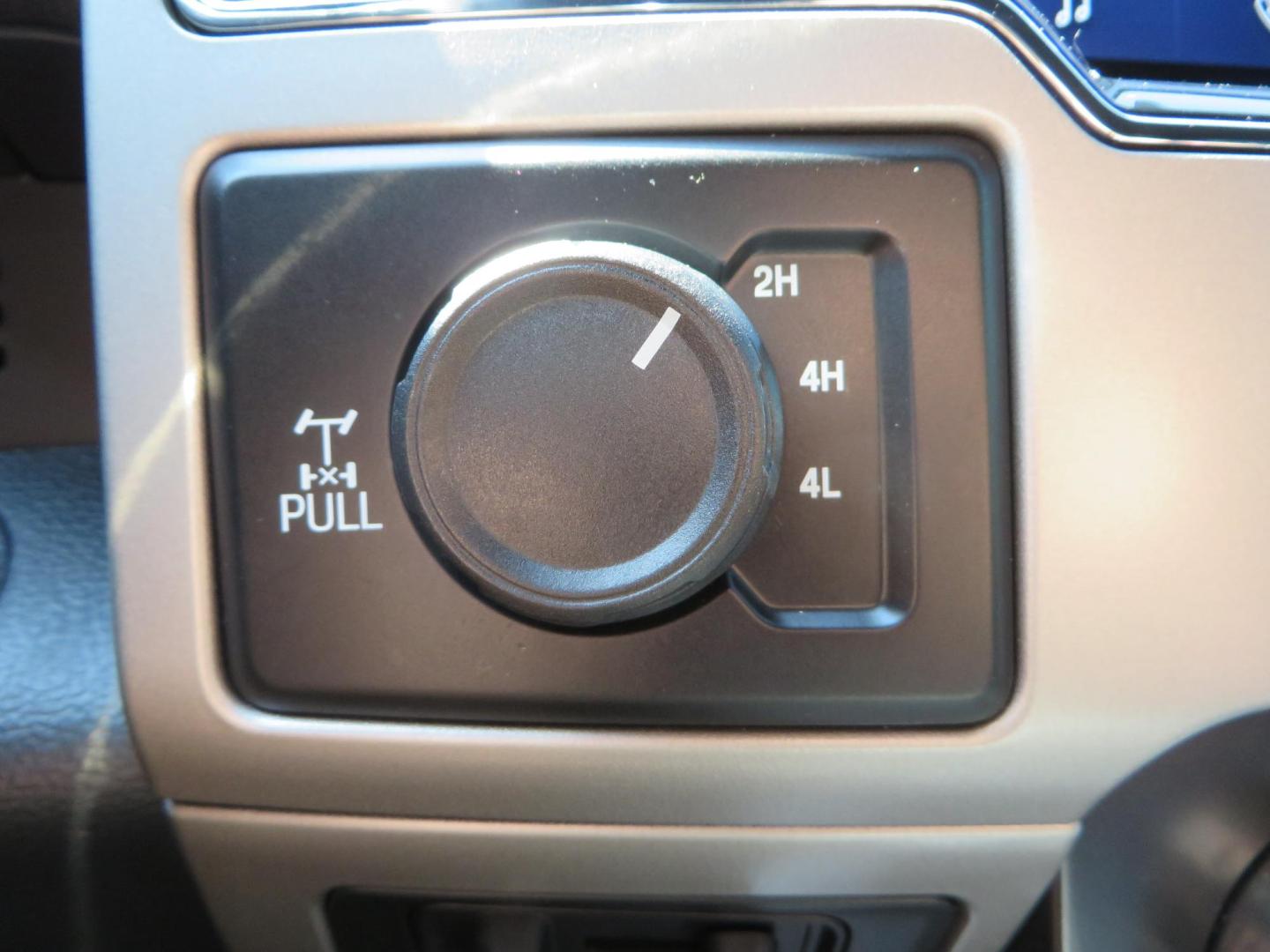 2022 SILVER /BLACK Ford F-250 SD Lariat Crew Cab 4WD (1FT8W2BT6NE) with an 6.7L V8 OHV 16V DIESEL engine, 6A transmission, located at 2630 Grass Valley Highway, Auburn, CA, 95603, (530) 508-5100, 38.937893, -121.095482 - Dont miss this F-250 sitting on a Carli Back Country suspension system, Fox remote reservoir shocks, Radius arms, Deaver rear springs, Torsion sway bar, upper and lower stabilizers, 37" Toyo RT Trail tires, 17" Innov8 G500 wheels, Baja Designs Fog light kit, Diamondback bedcover, Bed Molle panels, - Photo#39