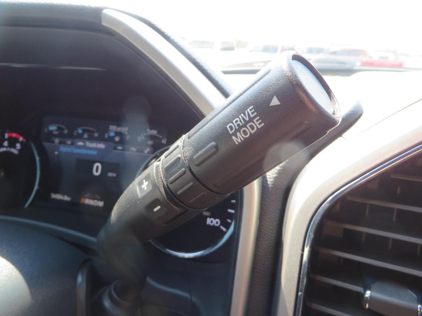 2022 SILVER /BLACK Ford F-250 SD Lariat Crew Cab 4WD (1FT8W2BT6NE) with an 6.7L V8 OHV 16V DIESEL engine, 6A transmission, located at 2630 Grass Valley Highway, Auburn, CA, 95603, (530) 508-5100, 38.937893, -121.095482 - Dont miss this F-250 sitting on a Carli Back Country suspension system, Fox remote reservoir shocks, Radius arms, Deaver rear springs, Torsion sway bar, upper and lower stabilizers, 37" Toyo RT Trail tires, 17" Innov8 G500 wheels, Baja Designs Fog light kit, Diamondback bedcover, Bed Molle panels, - Photo#44