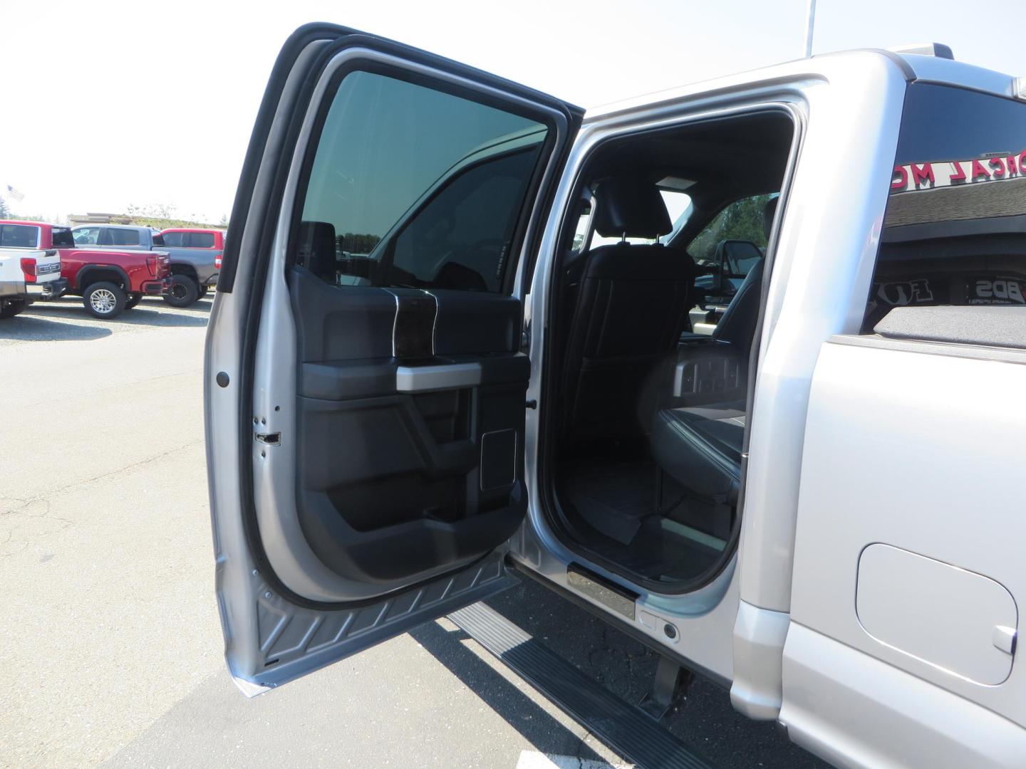 2022 SILVER /BLACK Ford F-250 SD Lariat Crew Cab 4WD (1FT8W2BT6NE) with an 6.7L V8 OHV 16V DIESEL engine, 6A transmission, located at 2630 Grass Valley Highway, Auburn, CA, 95603, (530) 508-5100, 38.937893, -121.095482 - Dont miss this F-250 sitting on a Carli Back Country suspension system, Fox remote reservoir shocks, Radius arms, Deaver rear springs, Torsion sway bar, upper and lower stabilizers, 37" Toyo RT Trail tires, 17" Innov8 G500 wheels, Baja Designs Fog light kit, Diamondback bedcover, Bed Molle panels, - Photo#52