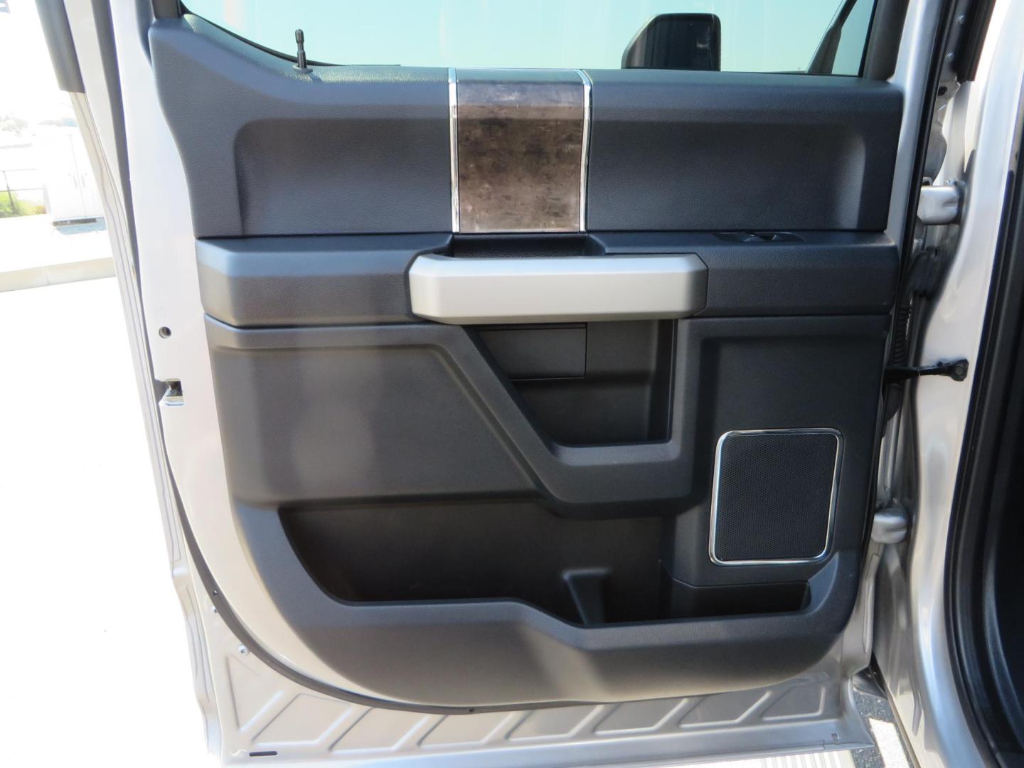 2022 SILVER /BLACK Ford F-250 SD Lariat Crew Cab 4WD (1FT8W2BT6NE) with an 6.7L V8 OHV 16V DIESEL engine, 6A transmission, located at 2630 Grass Valley Highway, Auburn, CA, 95603, (530) 508-5100, 38.937893, -121.095482 - Dont miss this F-250 sitting on a Carli Back Country suspension system, Fox remote reservoir shocks, Radius arms, Deaver rear springs, Torsion sway bar, upper and lower stabilizers, 37" Toyo RT Trail tires, 17" Innov8 G500 wheels, Baja Designs Fog light kit, Diamondback bedcover, Bed Molle panels, - Photo#53