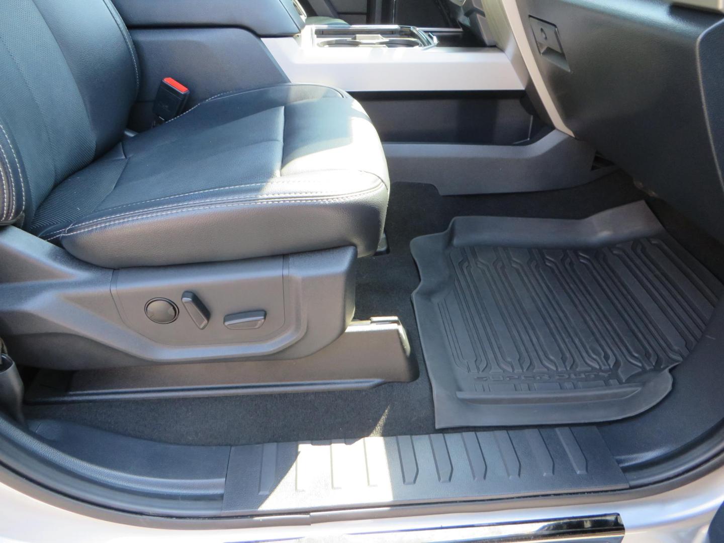 2022 SILVER /BLACK Ford F-250 SD Lariat Crew Cab 4WD (1FT8W2BT6NE) with an 6.7L V8 OHV 16V DIESEL engine, 6A transmission, located at 2630 Grass Valley Highway, Auburn, CA, 95603, (530) 508-5100, 38.937893, -121.095482 - Dont miss this F-250 sitting on a Carli Back Country suspension system, Fox remote reservoir shocks, Radius arms, Deaver rear springs, Torsion sway bar, upper and lower stabilizers, 37" Toyo RT Trail tires, 17" Innov8 G500 wheels, Baja Designs Fog light kit, Diamondback bedcover, Bed Molle panels, - Photo#65