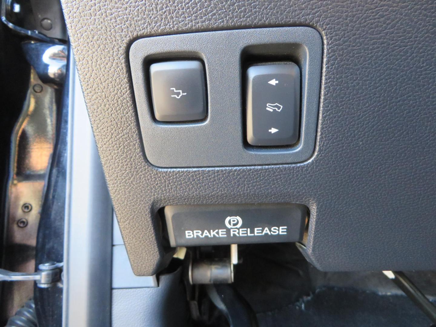 2022 BLACK /BLACK Ford F-250 SD Platinum Tremor Crew Cab Short Bed 4WD (1FT8W2BT2NE) with an 6.7L V8 OHV 16V DIESEL engine, 10 speed transmission, located at 2630 Grass Valley Highway, Auburn, CA, 95603, (530) 508-5100, 38.937893, -121.095482 - Features - BDS 4" Radius arm suspension system, Fox 2.0 shocks, Dual Fox steering stabilizers, 37" Nitto Ridge Grappler tires, 20" Fuel Rebel wheels, Airlift air bags, Airlift wireless 1 compressor, and window tint. - Photo#51