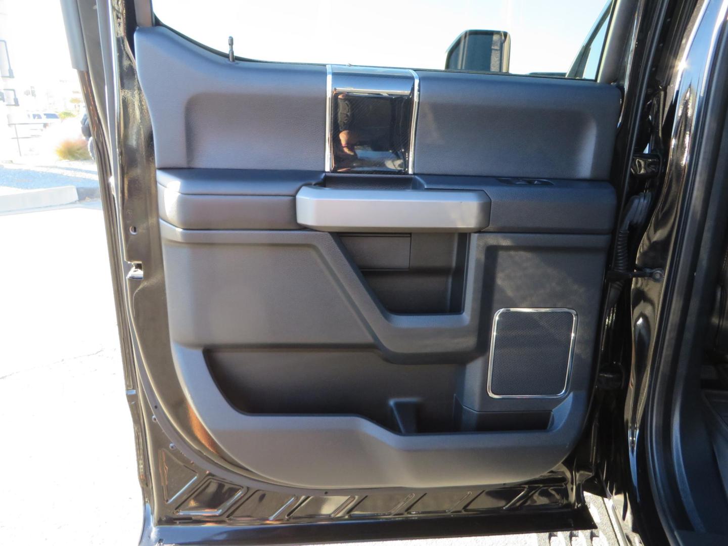 2022 BLACK /BLACK Ford F-250 SD Platinum Tremor Crew Cab Short Bed 4WD (1FT8W2BT2NE) with an 6.7L V8 OHV 16V DIESEL engine, 10 speed transmission, located at 2630 Grass Valley Highway, Auburn, CA, 95603, (530) 508-5100, 38.937893, -121.095482 - Features - BDS 4" Radius arm suspension system, Fox 2.0 shocks, Dual Fox steering stabilizers, 37" Nitto Ridge Grappler tires, 20" Fuel Rebel wheels, Airlift air bags, Airlift wireless 1 compressor, and window tint. - Photo#53