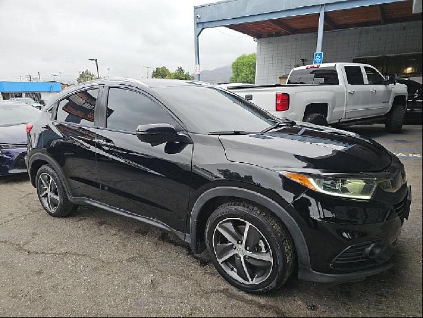 2022 BLACK Honda HR-V (3CZRU5H77NM) with an 4-Cyl i-VTEC 1.8 Liter engine, Automatic CVT w/Sport Mode transmission, located at 412 Auto Vista Drive, Palmdale, 93551, (661) 945-0620, 34.592636, -118.136681 - Photo#0
