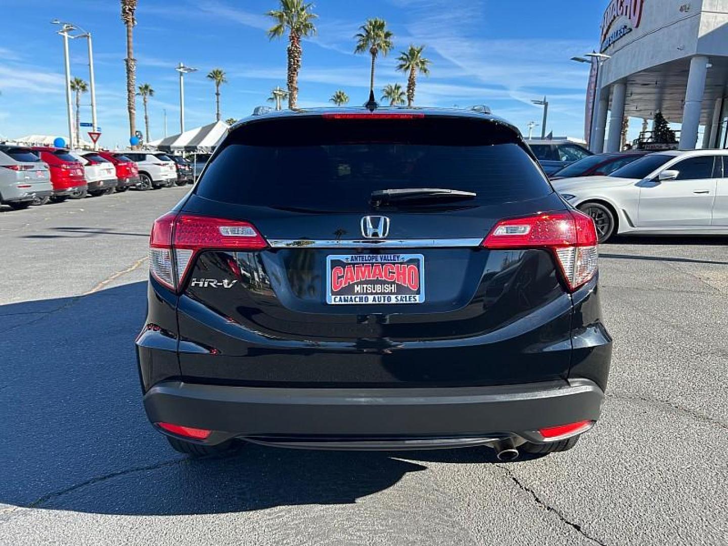 2022 BLACK Honda HR-V (3CZRU5H77NM) with an 4-Cyl i-VTEC 1.8 Liter engine, Automatic CVT w/Sport Mode transmission, located at 412 Auto Vista Drive, Palmdale, 93551, (661) 945-0620, 34.592636, -118.136681 - Photo#7