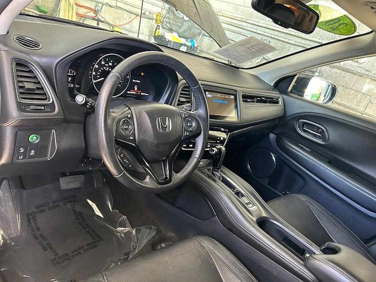 2022 BLACK Honda HR-V (3CZRU5H77NM) with an 4-Cyl i-VTEC 1.8 Liter engine, Automatic CVT w/Sport Mode transmission, located at 412 Auto Vista Drive, Palmdale, 93551, (661) 945-0620, 34.592636, -118.136681 - Photo#22