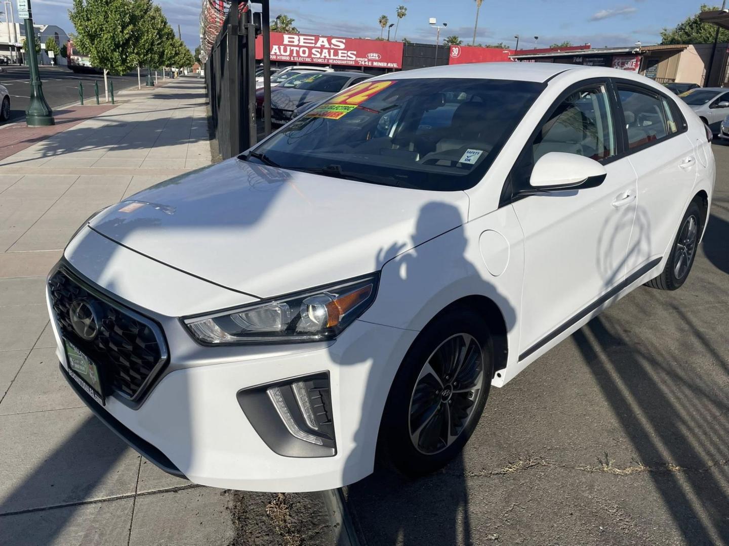 2022 Hyundai Ioniq Plug-In Hybrid SE (KMHC65LD1NU) with an 1.6L L4 DOHC 16V HYBRID engine, 6A transmission, located at 744 E Miner Ave, Stockton, CA, 95202, (209) 944-5770, 37.956863, -121.282082 - PLUS TAXES AND FEES NO CHARGER AVAILABLE - Photo#4