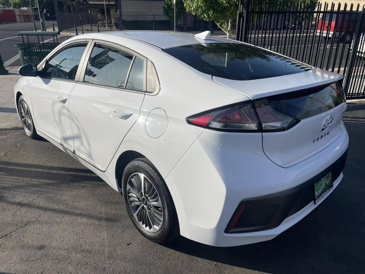 2022 Hyundai Ioniq Plug-In Hybrid SE (KMHC65LD1NU) with an 1.6L L4 DOHC 16V HYBRID engine, 6A transmission, located at 744 E Miner Ave, Stockton, CA, 95202, (209) 944-5770, 37.956863, -121.282082 - PLUS TAXES AND FEES NO CHARGER AVAILABLE - Photo#12