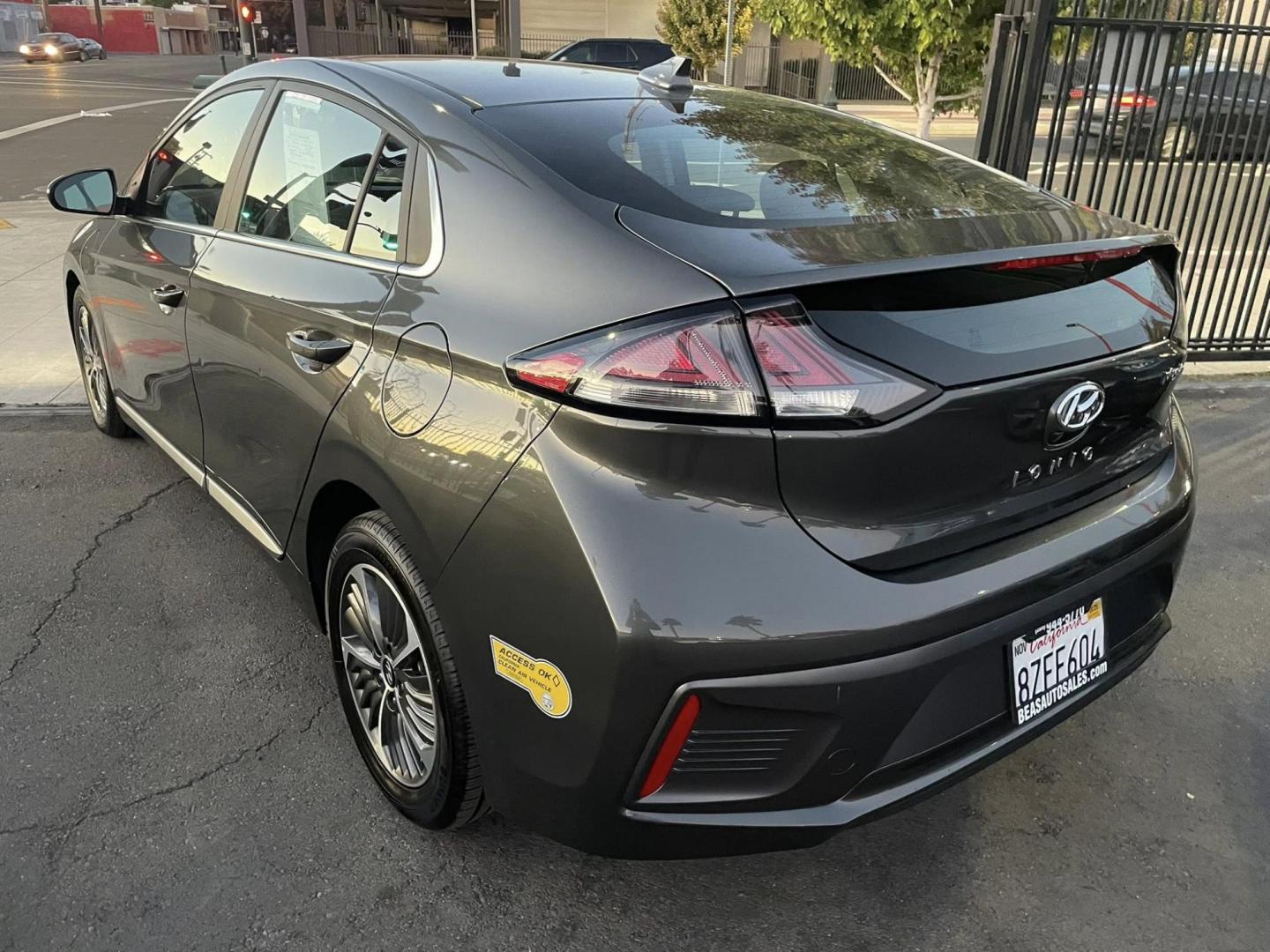 2022 Hyundai Ioniq Plug-In Hybrid SEL (KMHC75LD4NU) with an 1.6L L4 DOHC 16V HYBRID engine, 6A transmission, located at 744 E Miner Ave, Stockton, CA, 95202, (209) 944-5770, 37.956863, -121.282082 - PLUS TAXES AND FEES NO CHARGER AVAILABLE - Photo#5