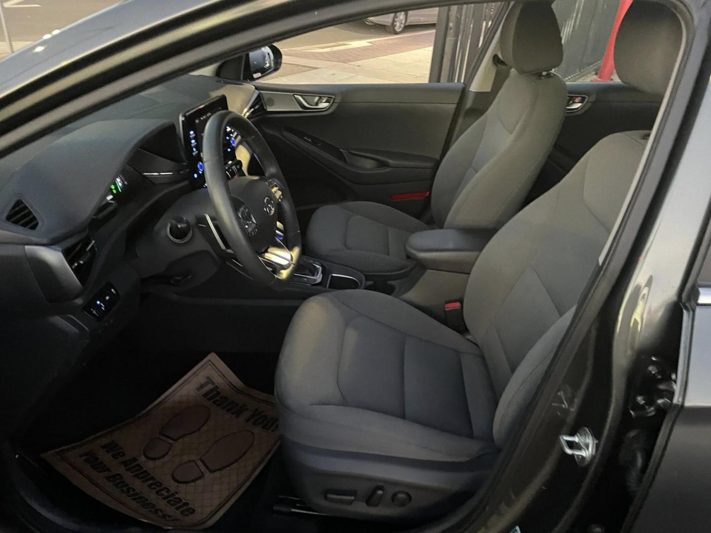 2022 Hyundai Ioniq Plug-In Hybrid SEL (KMHC75LD4NU) with an 1.6L L4 DOHC 16V HYBRID engine, 6A transmission, located at 744 E Miner Ave, Stockton, CA, 95202, (209) 944-5770, 37.956863, -121.282082 - PLUS TAXES AND FEES NO CHARGER AVAILABLE - Photo#4