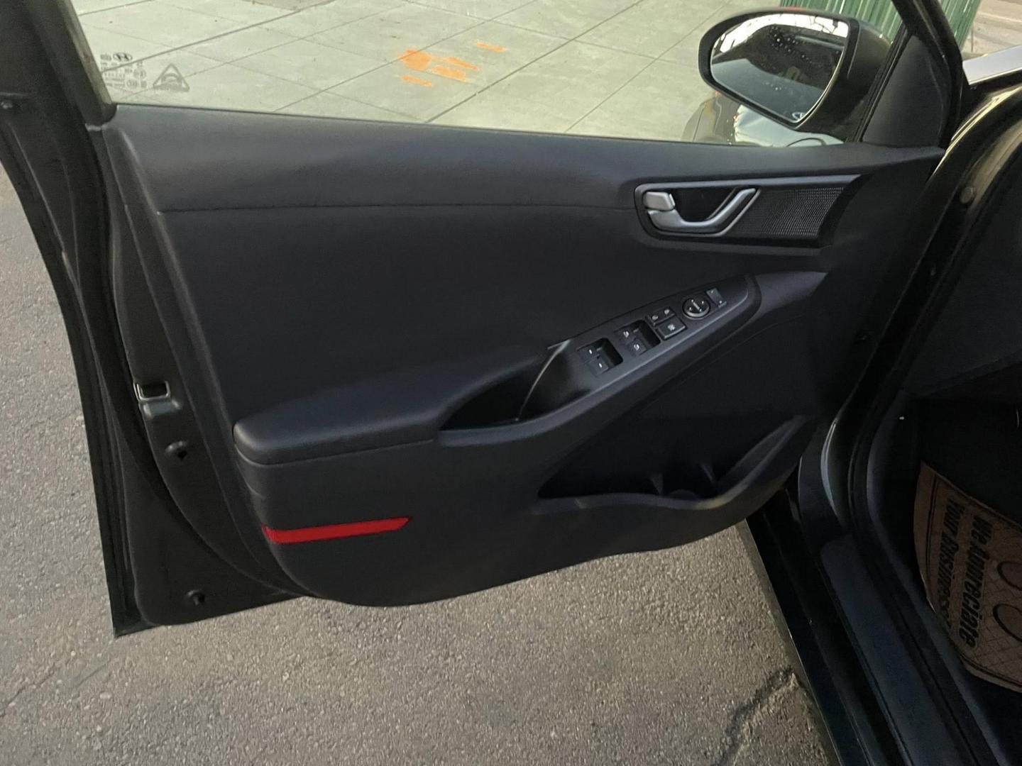 2022 Hyundai Ioniq Plug-In Hybrid SEL (KMHC75LD4NU) with an 1.6L L4 DOHC 16V HYBRID engine, 6A transmission, located at 744 E Miner Ave, Stockton, CA, 95202, (209) 944-5770, 37.956863, -121.282082 - PLUS TAXES AND FEES NO CHARGER AVAILABLE - Photo#3