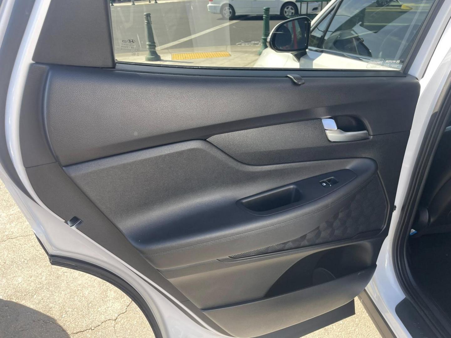 2022 WHITE Hyundai Santa Fe Plug-In Hybrid SEL (KM8S6DA23NU) with an 1.6L L4 DOHC 16V HYBRID engine, 6A transmission, located at 744 E Miner Ave, Stockton, CA, 95202, (209) 944-5770, 37.956863, -121.282082 - PLUS TAXES AND FEES NO CHARGER AVAILABLE - Photo#8