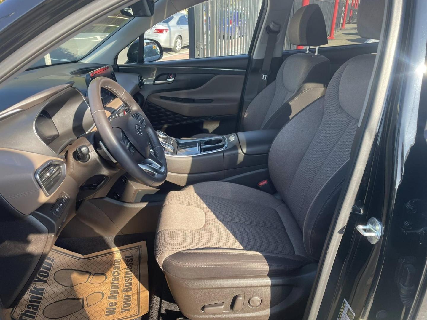 2022 Hyundai Santa Fe Plug-In Hybrid SEL (KM8S6DA21NU) with an 1.6L L4 DOHC 16V HYBRID engine, 6A transmission, located at 744 E Miner Ave, Stockton, CA, 95202, (209) 944-5770, 37.956863, -121.282082 - PLUS TAXES AND FEES - Photo#5