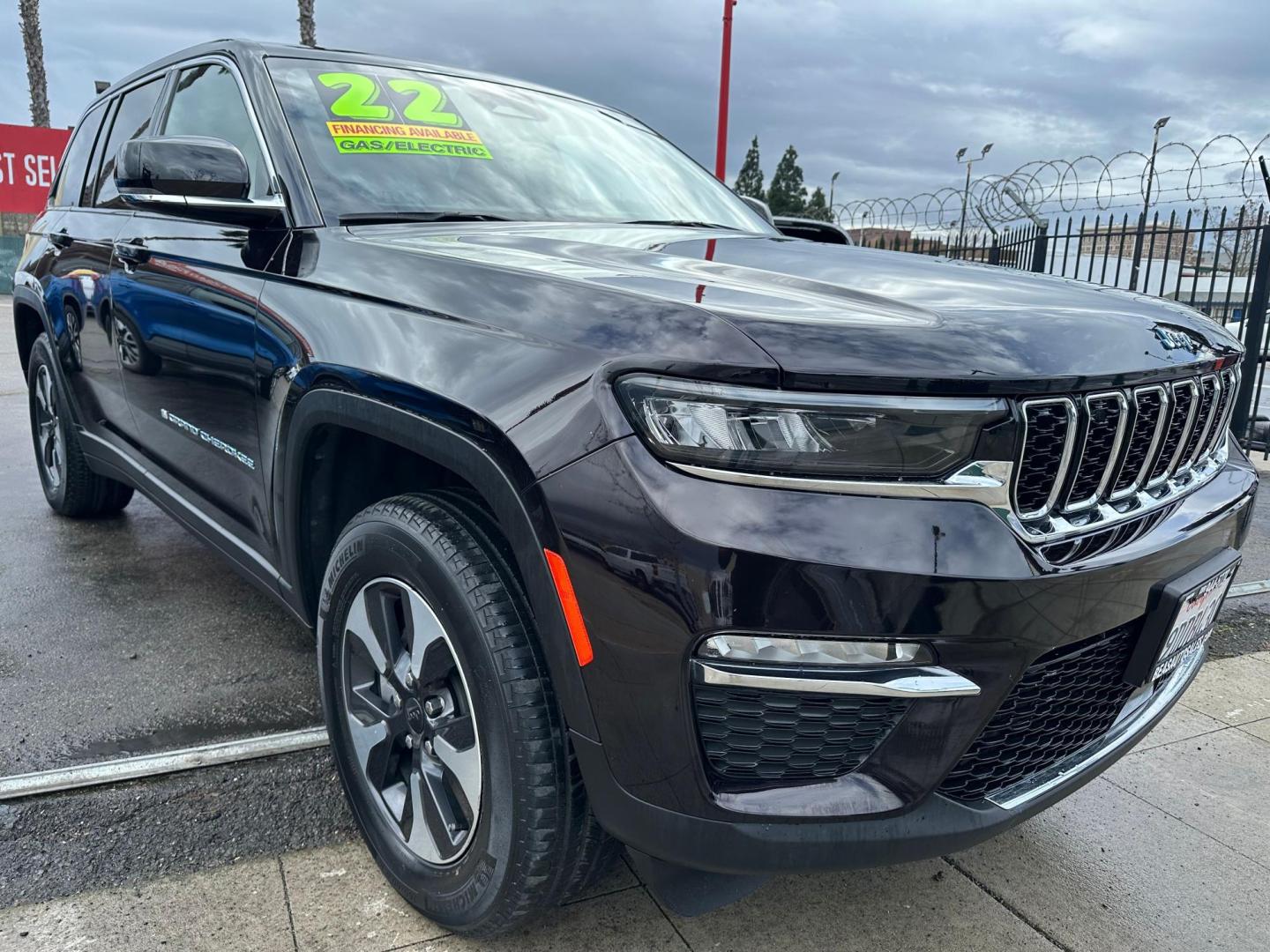 2022 Jeep Grand Cherokee 4xe Limited (1C4RJYB62N8) with an 2.0L L4 DOHC 16V HYBRID engine, 8A transmission, located at 744 E Miner Ave, Stockton, CA, 95202, (209) 944-5770, 37.956863, -121.282082 - Photo#0