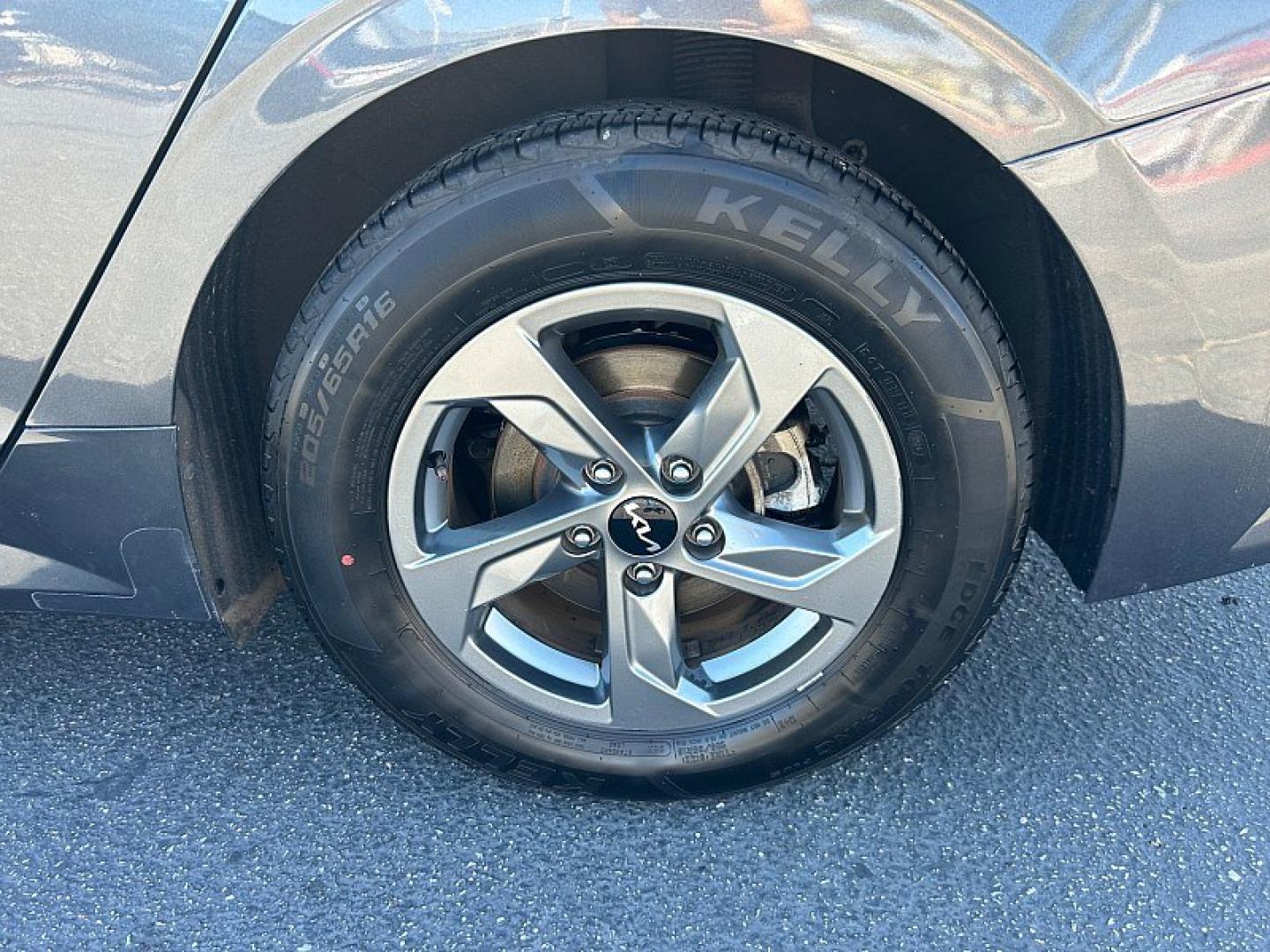 2022 GRAY Kia K5 (5XXG14J25NG) with an 4-Cyl Turbo 1.6 Liter engine, Automatic 8-Spd transmission, located at 412 Auto Vista Drive, Palmdale, 93551, (661) 945-0620, 34.592636, -118.136681- Photo#9