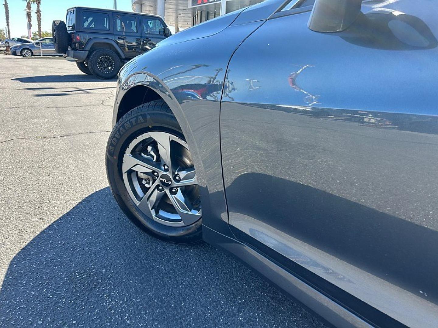 2022 GRAY Kia K5 (5XXG14J25NG) with an 4-Cyl Turbo 1.6 Liter engine, Automatic 8-Spd transmission, located at 412 Auto Vista Drive, Palmdale, 93551, (661) 945-0620, 34.592636, -118.136681- Photo#12