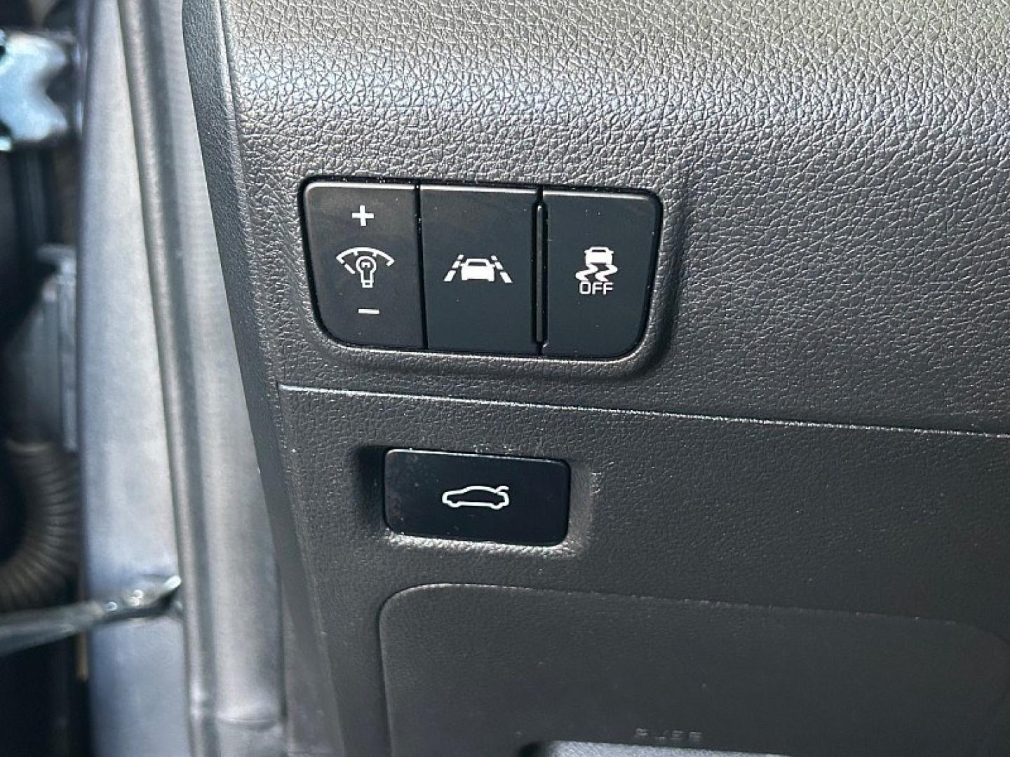 2022 GRAY Kia K5 (5XXG14J25NG) with an 4-Cyl Turbo 1.6 Liter engine, Automatic 8-Spd transmission, located at 412 Auto Vista Drive, Palmdale, 93551, (661) 945-0620, 34.592636, -118.136681- Photo#25