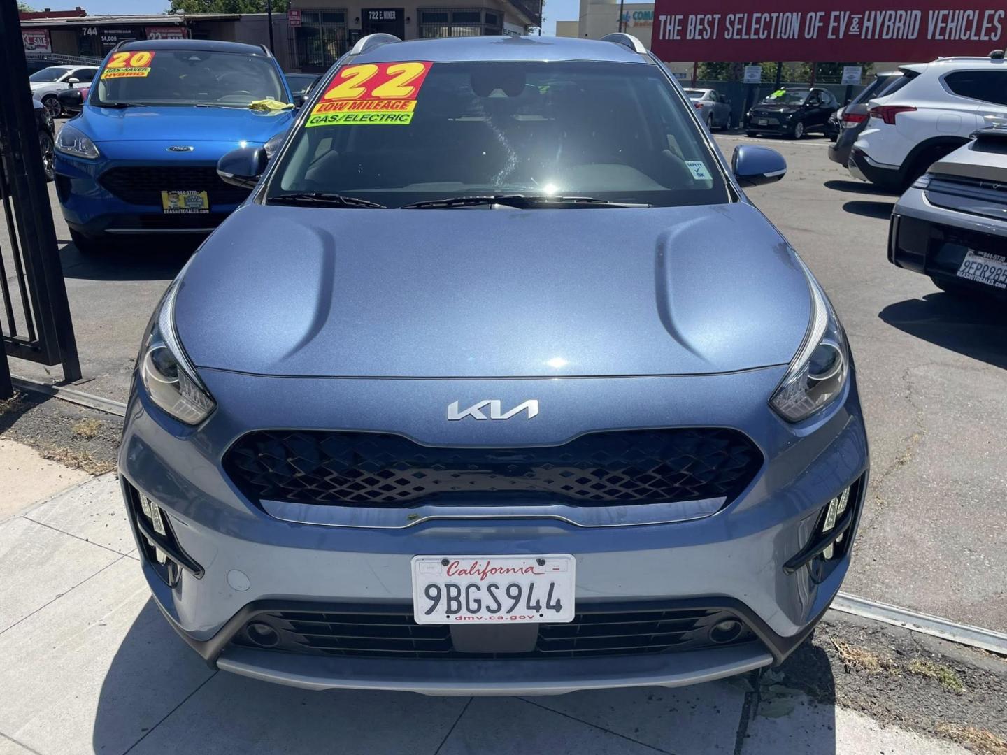2022 Kia Niro Plug In Hybrid EX (KNDCD3LD5N5) , 6A transmission, located at 744 E Miner Ave, Stockton, CA, 95202, (209) 944-5770, 37.956863, -121.282082 - PLUS TAXES AND FEES NO CHARGER AVAILABLE - Photo#2
