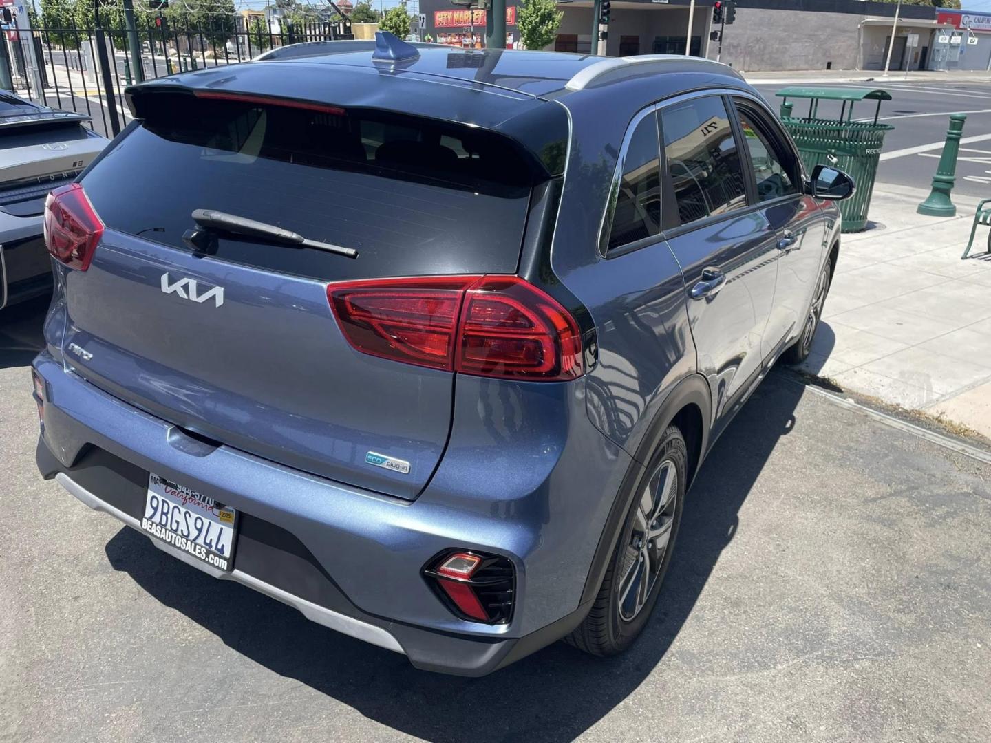 2022 Kia Niro Plug In Hybrid EX (KNDCD3LD5N5) , 6A transmission, located at 744 E Miner Ave, Stockton, CA, 95202, (209) 944-5770, 37.956863, -121.282082 - PLUS TAXES AND FEES NO CHARGER AVAILABLE - Photo#12