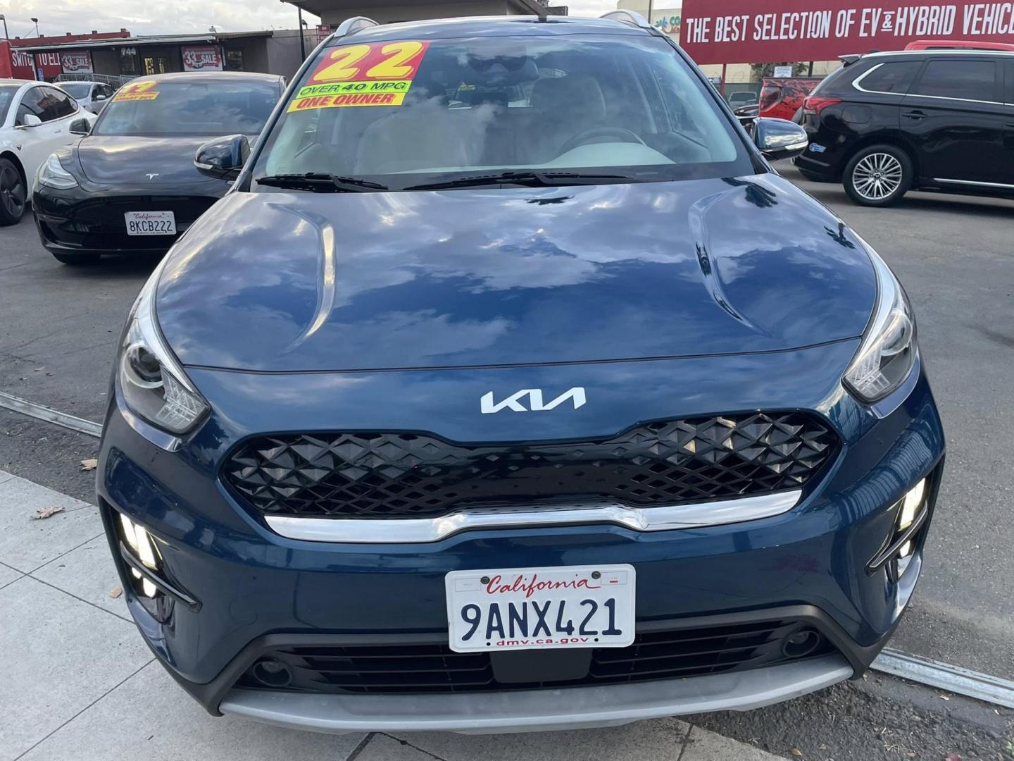 2022 Kia Niro Plug In Hybrid EX (KNDCD3LD6N5) , 6A transmission, located at 744 E Miner Ave, Stockton, CA, 95202, (209) 944-5770, 37.956863, -121.282082 - PLUS TAXES AND FEES NO CHARGER AVAILABLE - Photo#1