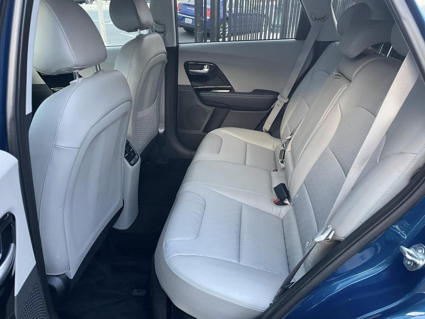 2022 Kia Niro Plug In Hybrid EX (KNDCD3LD6N5) , 6A transmission, located at 744 E Miner Ave, Stockton, CA, 95202, (209) 944-5770, 37.956863, -121.282082 - PLUS TAXES AND FEES NO CHARGER AVAILABLE - Photo#7