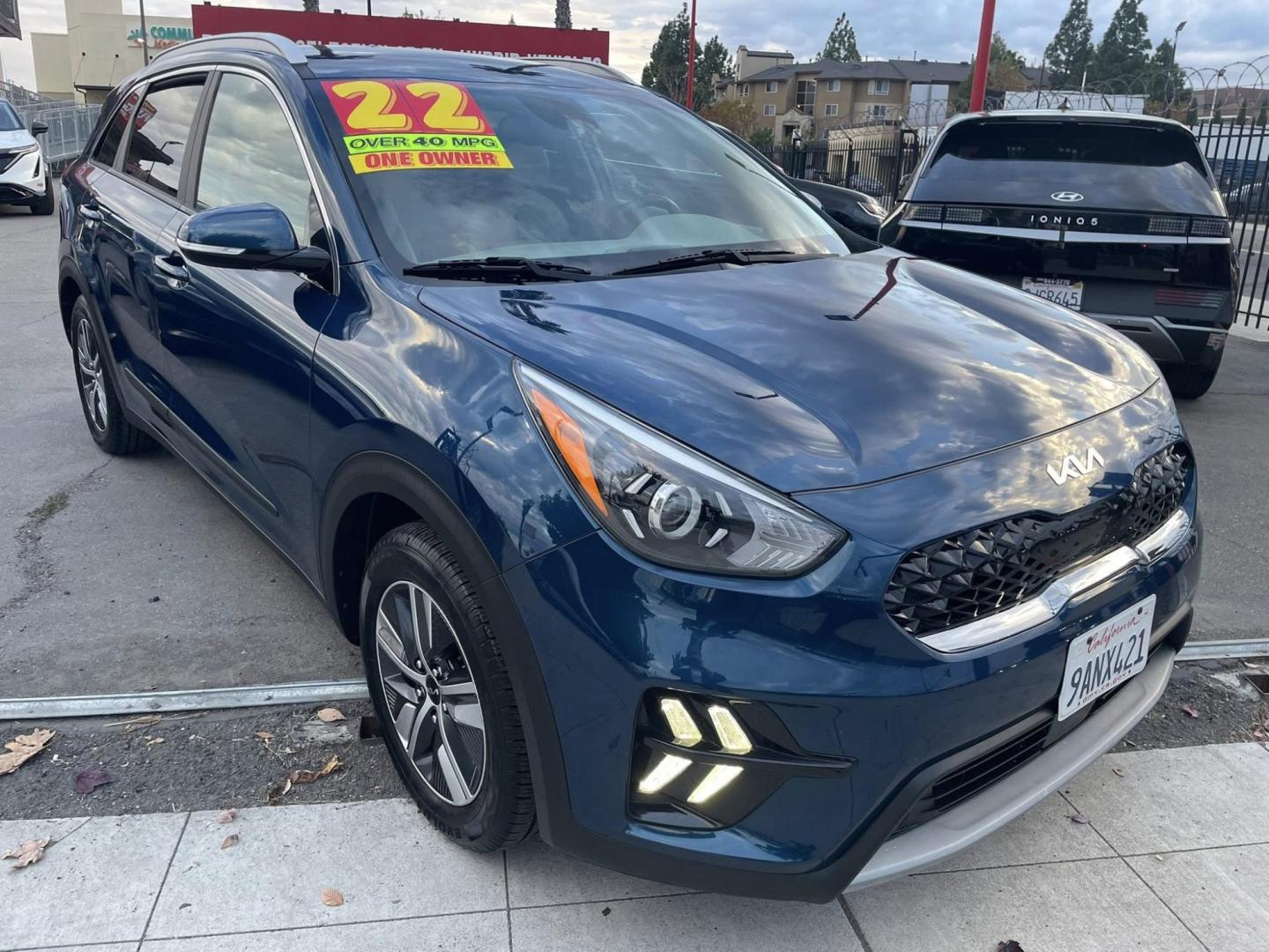 2022 Kia Niro Plug In Hybrid EX (KNDCD3LD6N5) , 6A transmission, located at 744 E Miner Ave, Stockton, CA, 95202, (209) 944-5770, 37.956863, -121.282082 - PLUS TAXES AND FEES NO CHARGER AVAILABLE - Photo#0