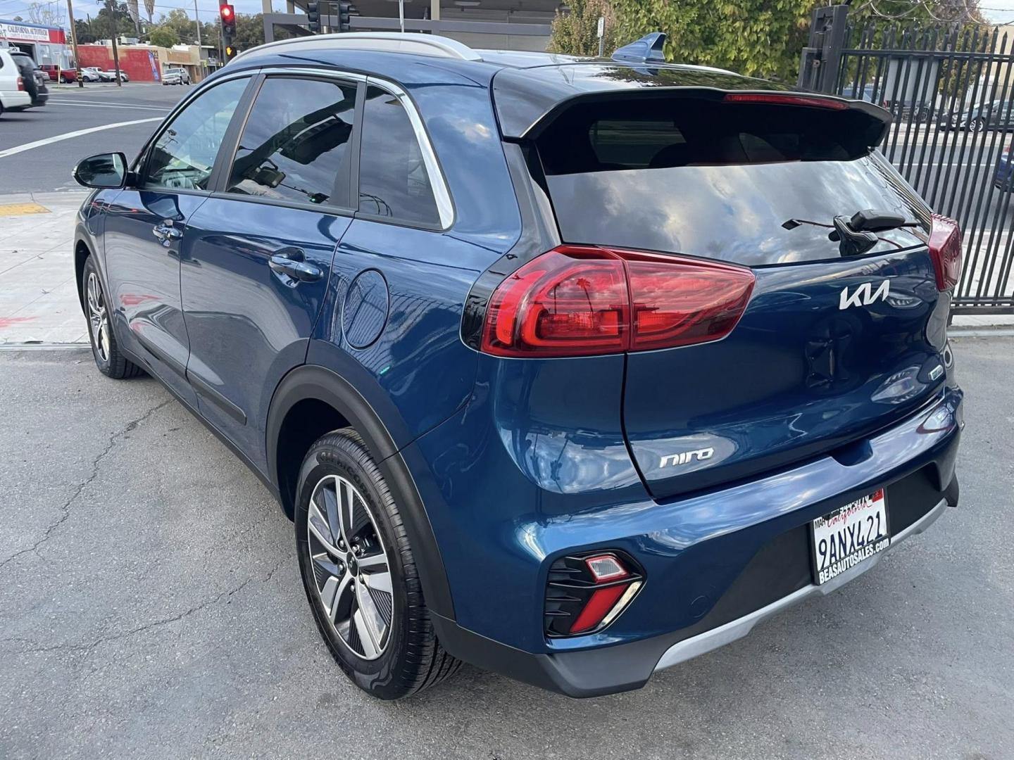 2022 Kia Niro Plug In Hybrid EX (KNDCD3LD6N5) , 6A transmission, located at 744 E Miner Ave, Stockton, CA, 95202, (209) 944-5770, 37.956863, -121.282082 - PLUS TAXES AND FEES NO CHARGER AVAILABLE - Photo#8