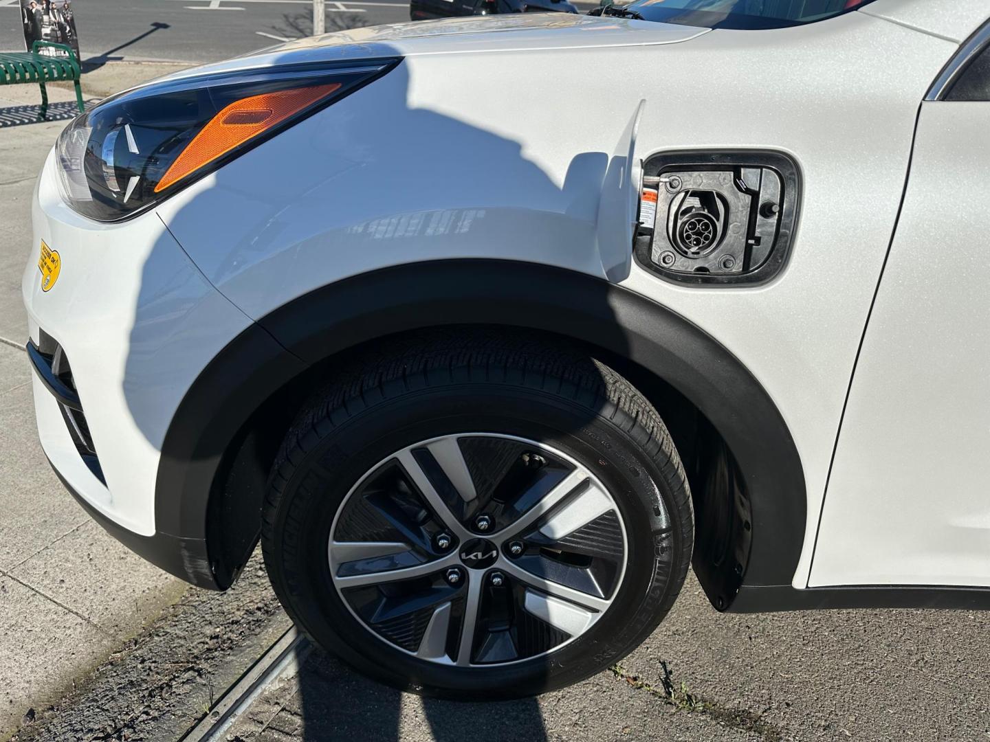 2022 Kia Niro Plug In Hybrid LXS (KNDCM3LD4N5) , 6A transmission, located at 744 E Miner Ave, Stockton, CA, 95202, (209) 944-5770, 37.956863, -121.282082 - Photo#5
