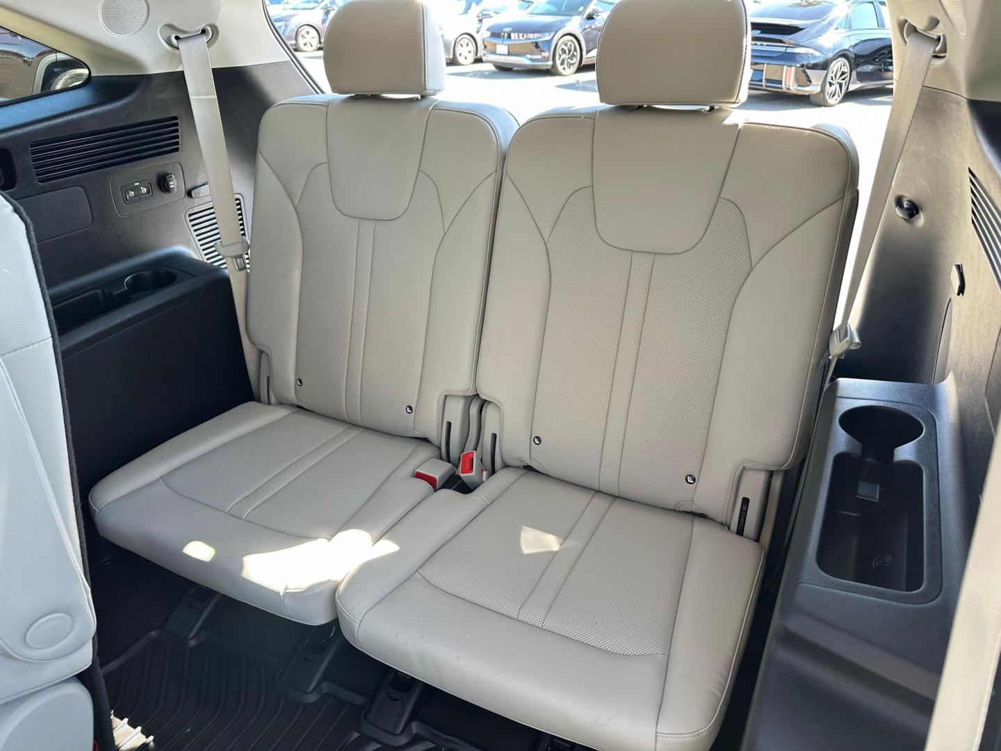 2022 Kia Sorento Plug In Hybrid SX Prestige (KNDRMDLH7N5) with an 1.6L L4 DOHC 16V HYBRID engine, 6A transmission, located at 744 E Miner Ave, Stockton, CA, 95202, (209) 944-5770, 37.956863, -121.282082 - Photo#12