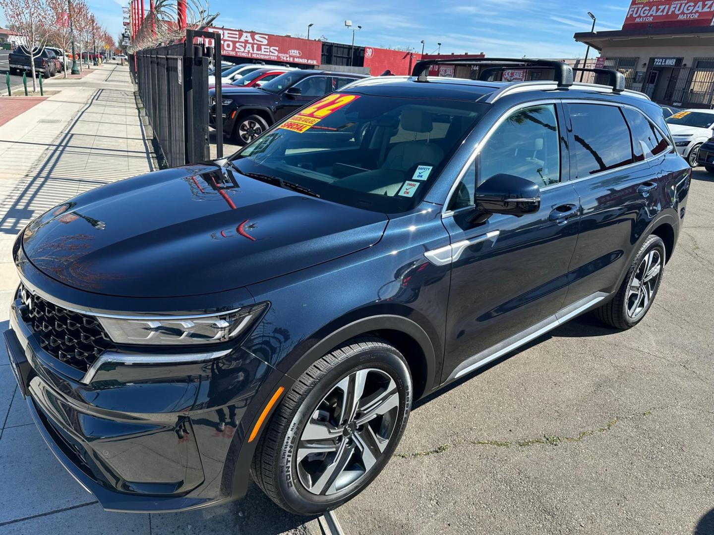 2022 Kia Sorento Plug In Hybrid SX Prestige (KNDRMDLH7N5) with an 1.6L L4 DOHC 16V HYBRID engine, 6A transmission, located at 744 E Miner Ave, Stockton, CA, 95202, (209) 944-5770, 37.956863, -121.282082 - Photo#4