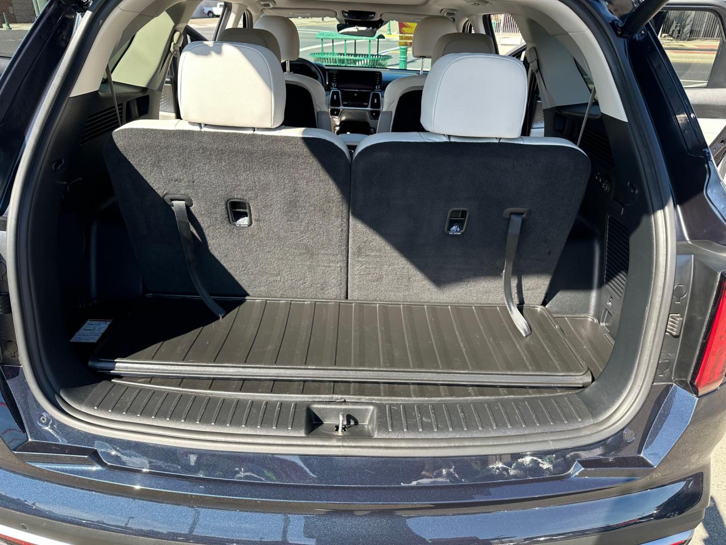 2022 Kia Sorento Plug In Hybrid SX Prestige (KNDRMDLH7N5) with an 1.6L L4 DOHC 16V HYBRID engine, 6A transmission, located at 744 E Miner Ave, Stockton, CA, 95202, (209) 944-5770, 37.956863, -121.282082 - Photo#13