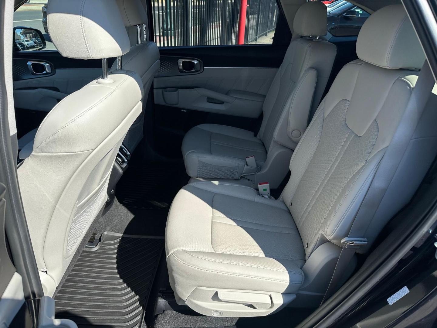 2022 Kia Sorento Plug In Hybrid SX Prestige (KNDRMDLH7N5) with an 1.6L L4 DOHC 16V HYBRID engine, 6A transmission, located at 744 E Miner Ave, Stockton, CA, 95202, (209) 944-5770, 37.956863, -121.282082 - Photo#11