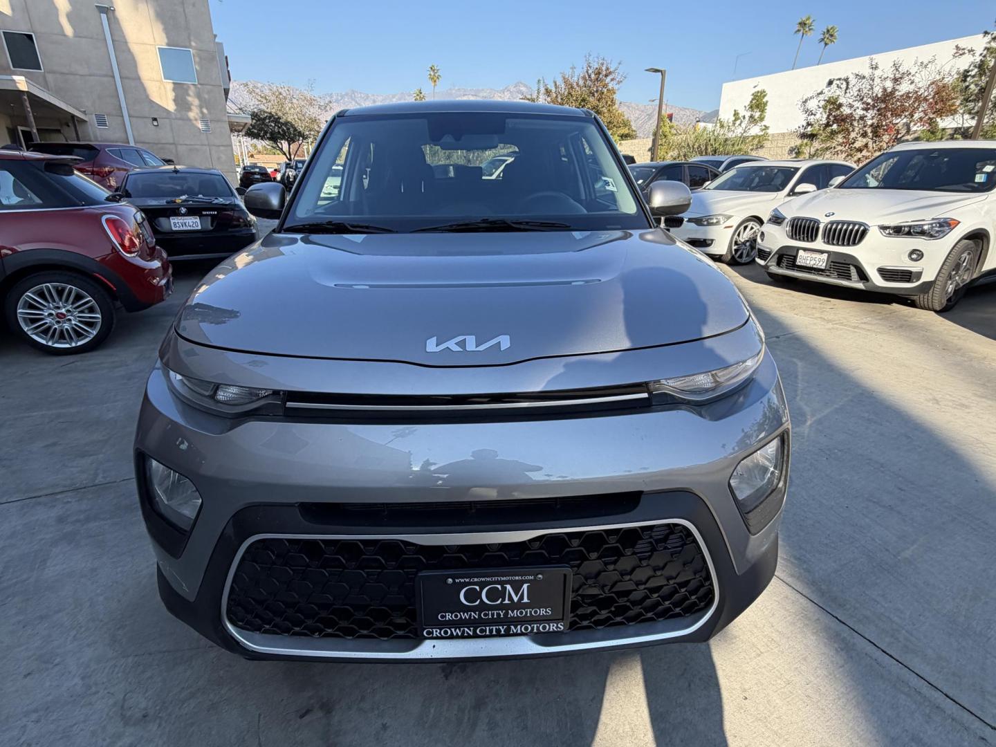 2022 Gray metallic /BLACK Kia Soul LX CVT (KNDJ23AUXN7) with an 2.0L L4 DOHC 16V engine, CVT transmission, located at 30 S. Berkeley Avenue, Pasadena, CA, 91107, (626) 248-7567, 34.145447, -118.109398 - Crown City Motors is a used “Buy Here Pay Here” car dealer in Pasadena CA. “Buy Here Pay Here” financing, means that when you purchase your vehicle from our dealership, that you make the payments to the dealership as well. We do not need the banks approval to get you approved for a used auto- Photo#8