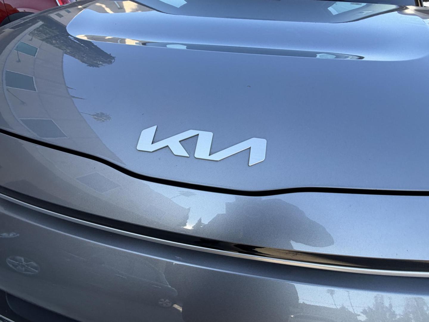 2022 Gray metallic /BLACK Kia Soul LX CVT (KNDJ23AUXN7) with an 2.0L L4 DOHC 16V engine, CVT transmission, located at 30 S. Berkeley Avenue, Pasadena, CA, 91107, (626) 248-7567, 34.145447, -118.109398 - Crown City Motors is a used “Buy Here Pay Here” car dealer in Pasadena CA. “Buy Here Pay Here” financing, means that when you purchase your vehicle from our dealership, that you make the payments to the dealership as well. We do not need the banks approval to get you approved for a used auto- Photo#13
