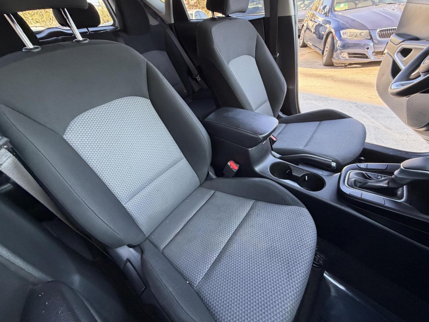 2022 Gray metallic /BLACK Kia Soul LX CVT (KNDJ23AUXN7) with an 2.0L L4 DOHC 16V engine, CVT transmission, located at 30 S. Berkeley Avenue, Pasadena, CA, 91107, (626) 248-7567, 34.145447, -118.109398 - Crown City Motors is a used “Buy Here Pay Here” car dealer in Pasadena CA. “Buy Here Pay Here” financing, means that when you purchase your vehicle from our dealership, that you make the payments to the dealership as well. We do not need the banks approval to get you approved for a used auto- Photo#18