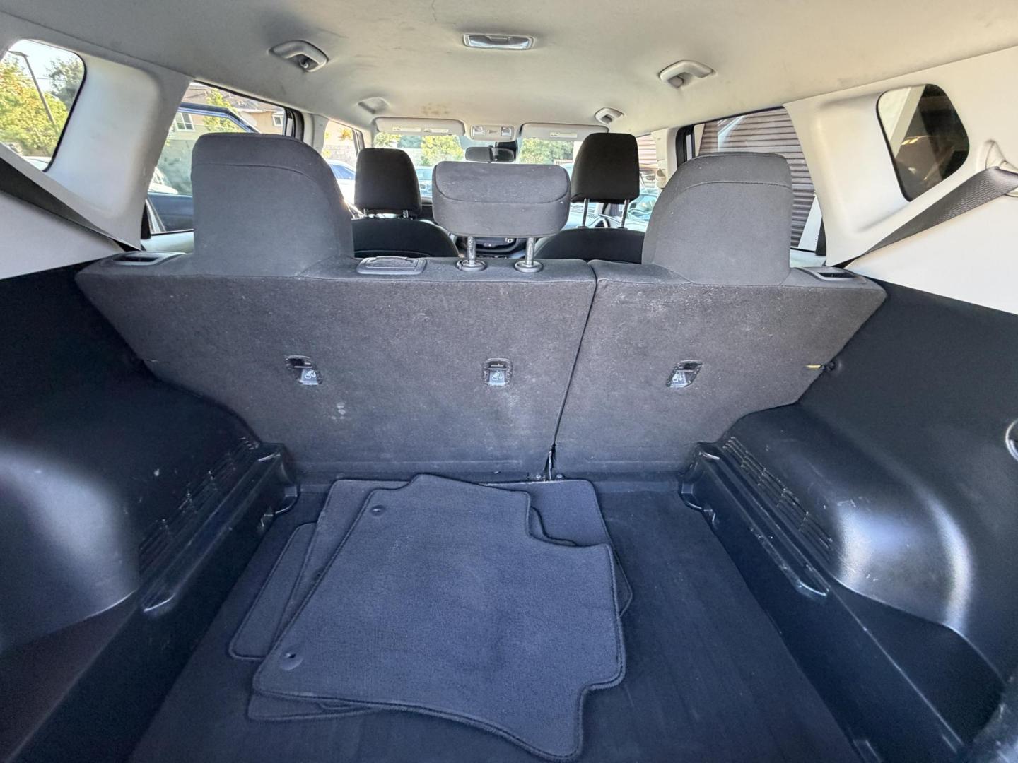 2022 Gray metallic /BLACK Kia Soul LX CVT (KNDJ23AUXN7) with an 2.0L L4 DOHC 16V engine, CVT transmission, located at 30 S. Berkeley Avenue, Pasadena, CA, 91107, (626) 248-7567, 34.145447, -118.109398 - Crown City Motors is a used “Buy Here Pay Here” car dealer in Pasadena CA. “Buy Here Pay Here” financing, means that when you purchase your vehicle from our dealership, that you make the payments to the dealership as well. We do not need the banks approval to get you approved for a used auto- Photo#19
