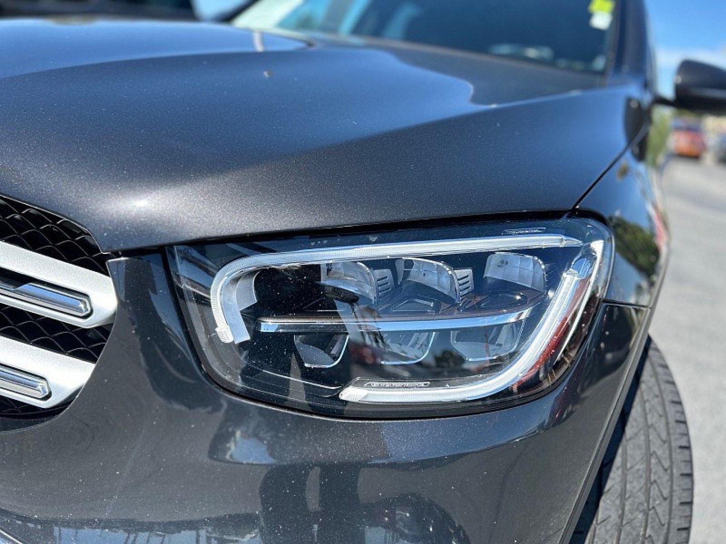 2022 Gray Mercedes-Benz GLC (W1N0G8DB8NV) with an 4-Cyl Turbo 2.0 Liter engine, Automatic 9-Spd 9G-Tronic transmission, located at 412 Auto Vista Drive, Palmdale, 93551, (661) 945-0620, 34.592636, -118.136681- Photo#9