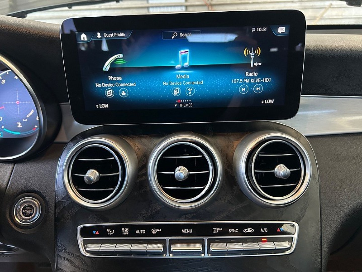 2022 Gray Mercedes-Benz GLC (W1N0G8DB8NV) with an 4-Cyl Turbo 2.0 Liter engine, Automatic 9-Spd 9G-Tronic transmission, located at 412 Auto Vista Drive, Palmdale, 93551, (661) 945-0620, 34.592636, -118.136681- Photo#19