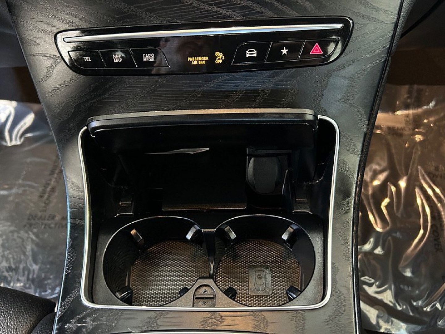 2022 Gray Mercedes-Benz GLC (W1N0G8DB8NV) with an 4-Cyl Turbo 2.0 Liter engine, Automatic 9-Spd 9G-Tronic transmission, located at 412 Auto Vista Drive, Palmdale, 93551, (661) 945-0620, 34.592636, -118.136681- Photo#24