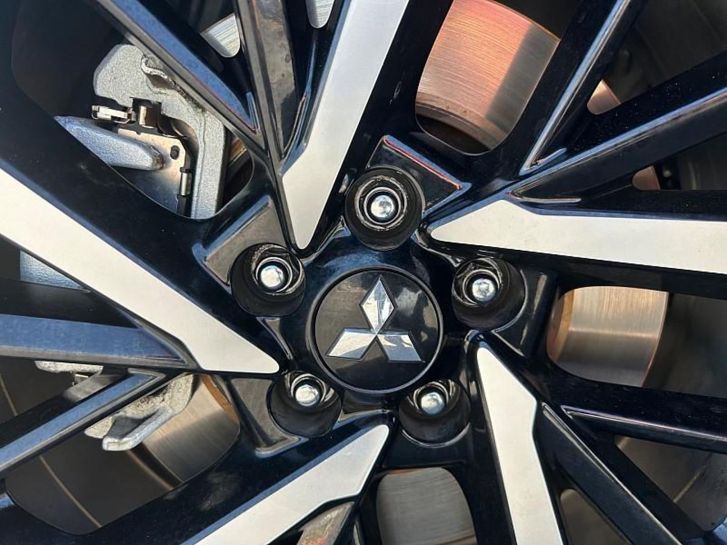 2022 BLUE Mitsubishi Outlander (JA4J3UA86NZ) with an 4-Cyl 2.5 Liter engine, Automatic CVT transmission, located at 412 Auto Vista Drive, Palmdale, 93551, (661) 945-0620, 34.592636, -118.136681 - Photo#11