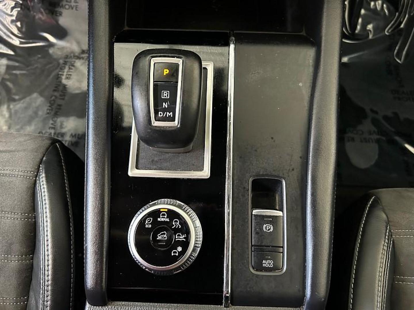 2022 BLUE Mitsubishi Outlander (JA4J3UA86NZ) with an 4-Cyl 2.5 Liter engine, Automatic CVT transmission, located at 412 Auto Vista Drive, Palmdale, 93551, (661) 945-0620, 34.592636, -118.136681 - Photo#20